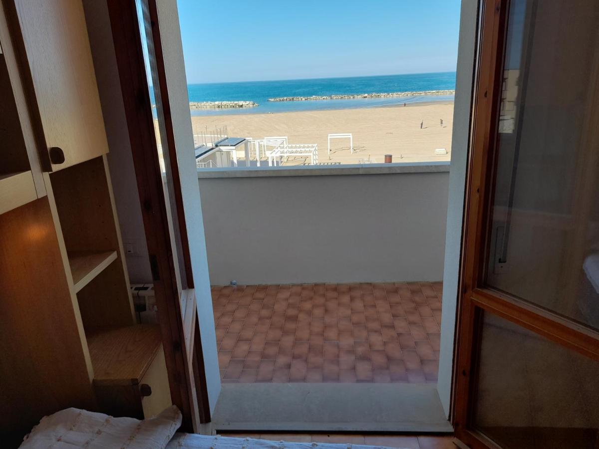 Appartamento Vista Mare Viserbella, Vicissimo Alla Fiera 리미니 외부 사진